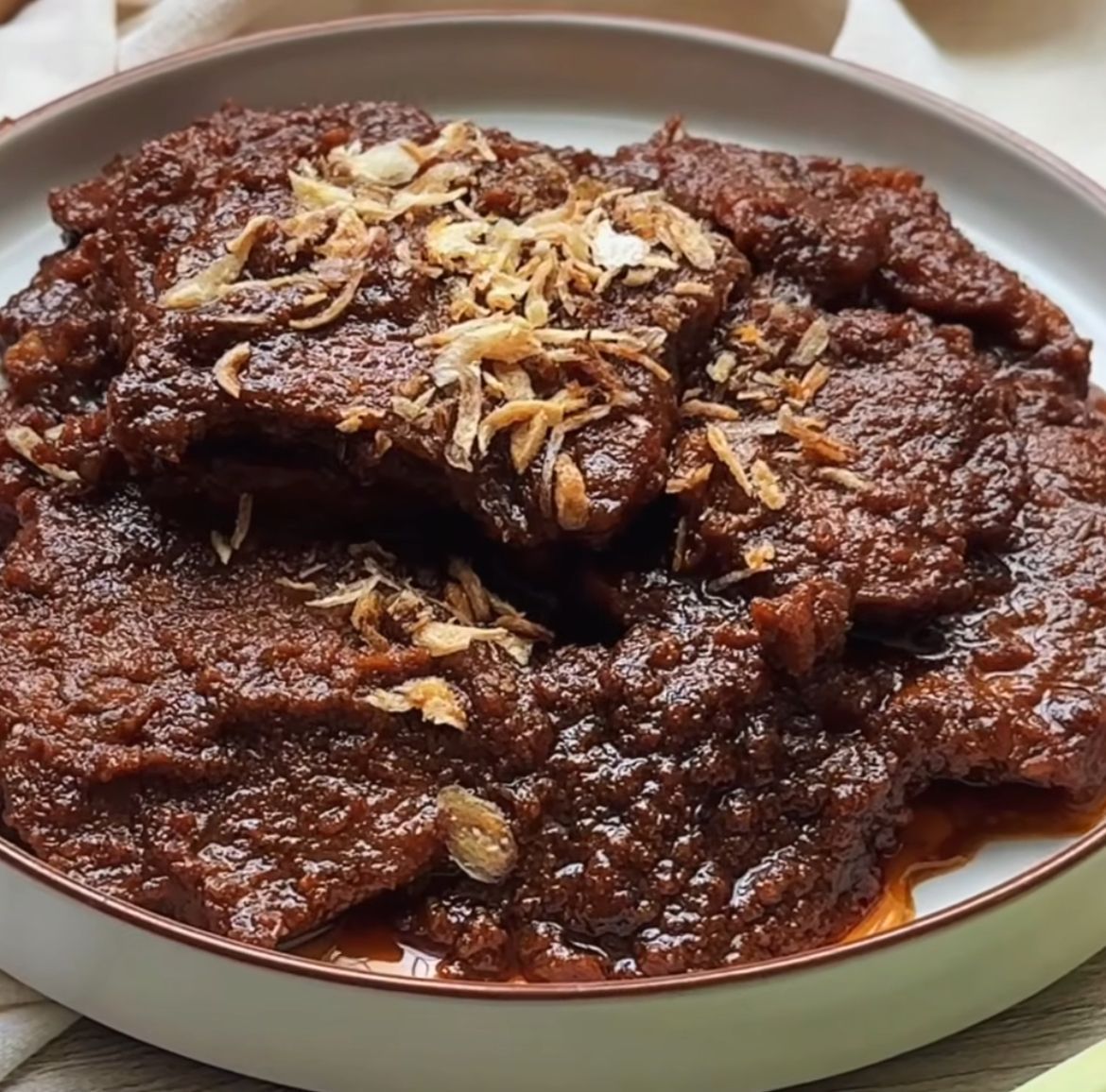  Lapis Daging Surabaya: Hidangan Klasik dengan Cita Rasa Manis dan Gurih