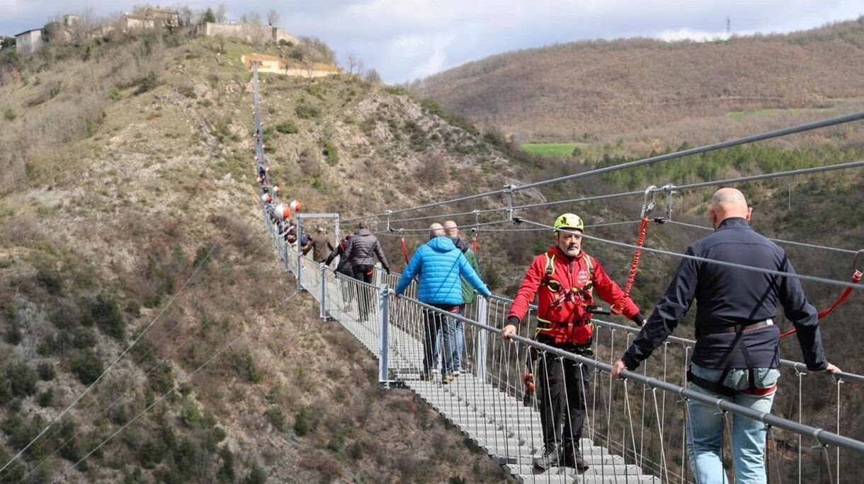 Italia Buka Jembatan Gantung untuk Pejalan Kaki, Jadi yang Tertinggi di Eropa