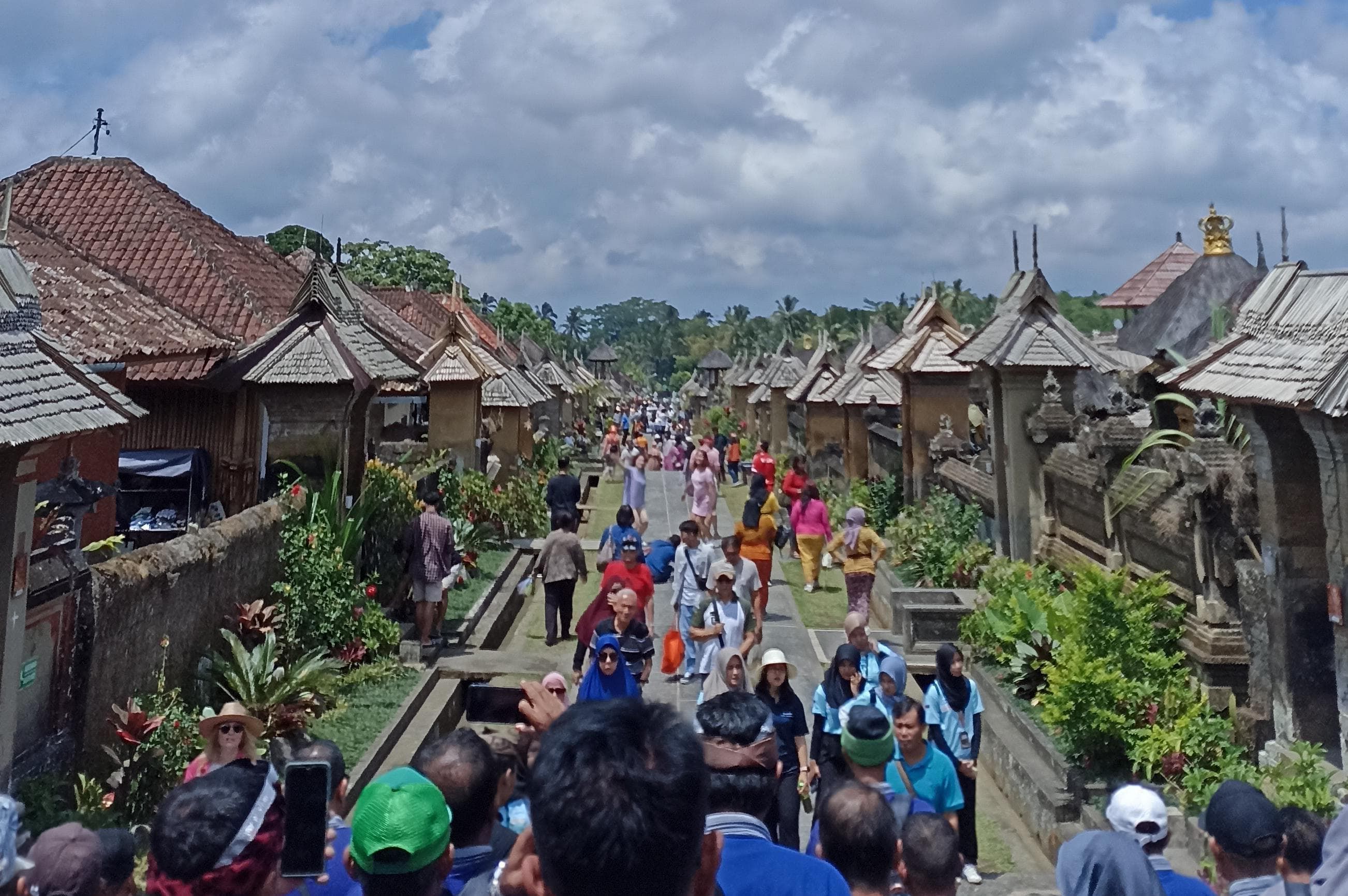 Save Sekarang! 7 Tempat Wisata Populer di Bali Pemandangannya Indah Banget
