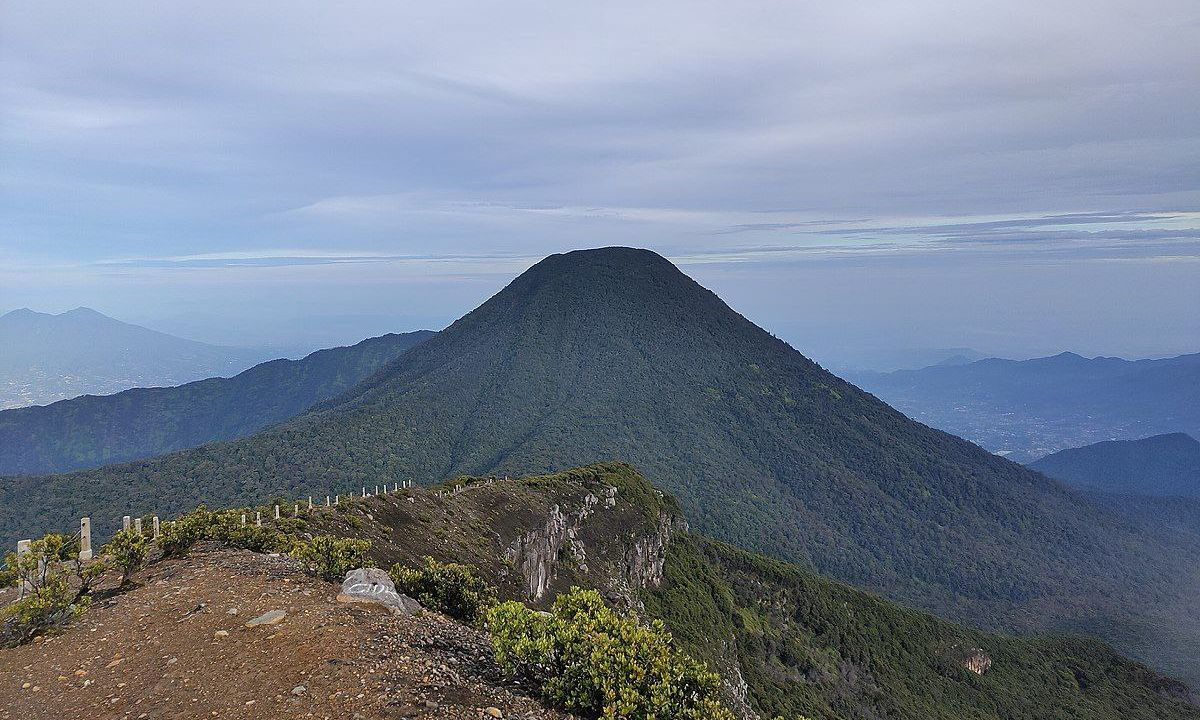 Catat! Ini 4 Gunung di Indonesia yang Menutup Jalur Pendakian pada 17 Agustus 2025!