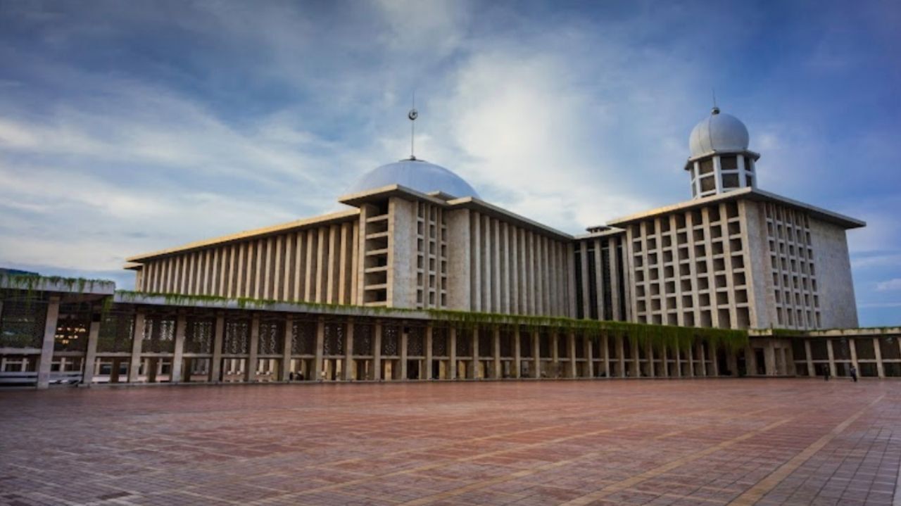 6 Destinasi Wisata Religi Muslim di Jakarta: Menemukan Kedamaian di Balik Gedung Pencakar Langit!