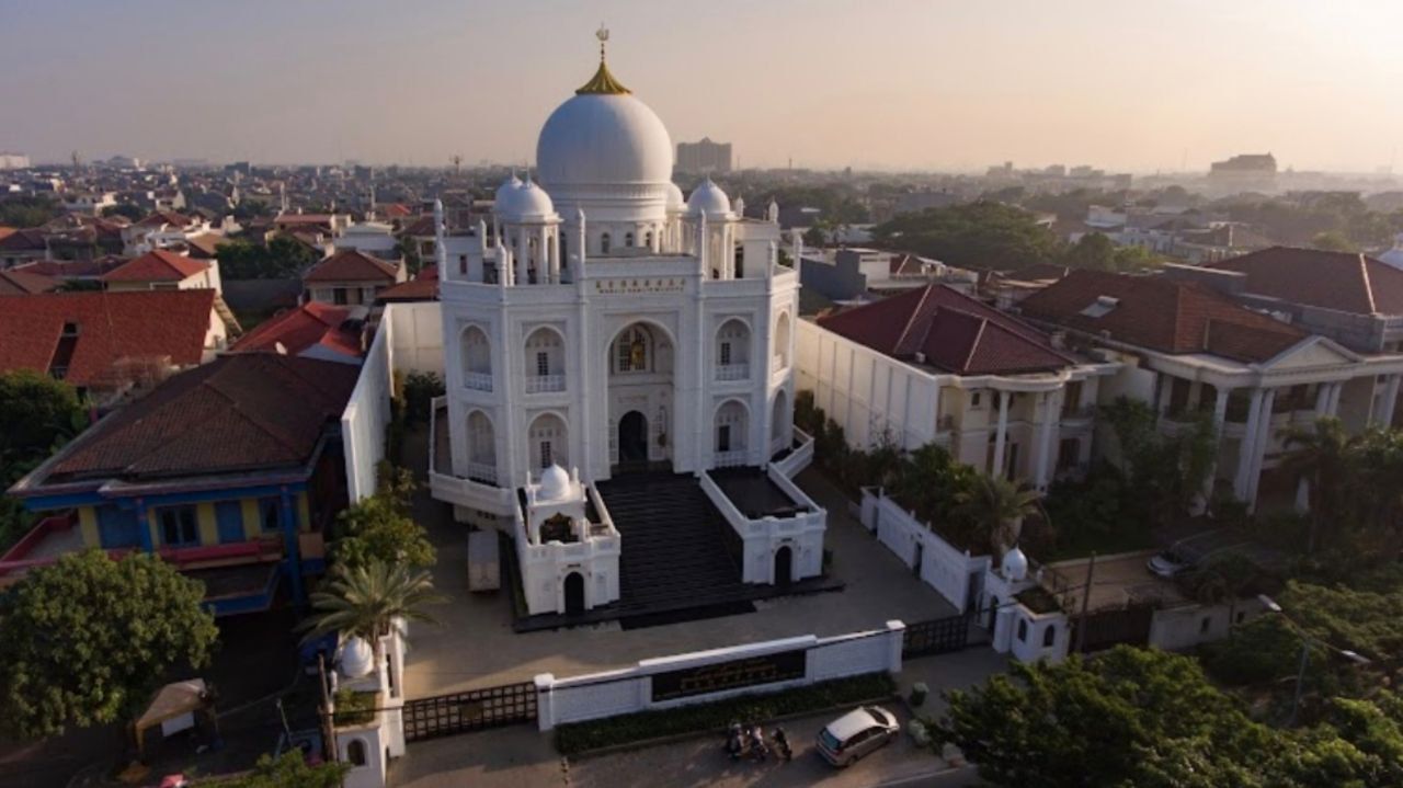 6 Destinasi Wisata Religi Muslim di Jakarta: Menemukan Kedamaian di Balik Gedung Pencakar Langit!