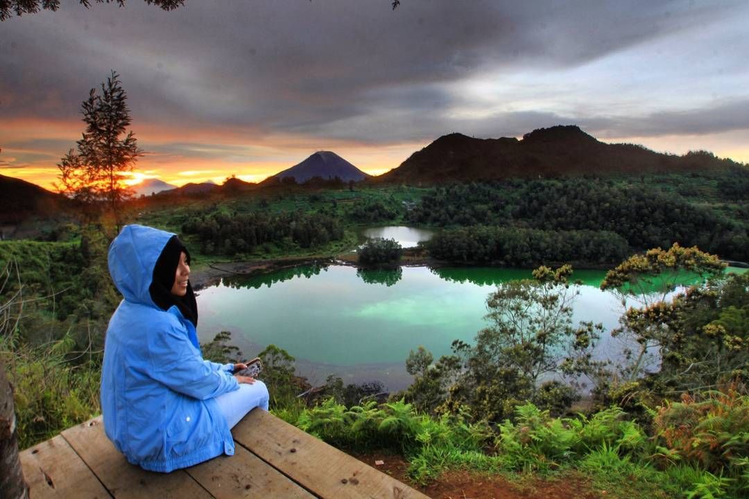 Telaga Warna Dieng Pesona Mistis dan Indah dari Negeri di Atas Awan