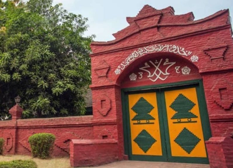 Masih Berdiri Megah, Ini 4 Keraton yang Menyimpan Sejarah dan Menjadi Ikon Kota Cirebon
