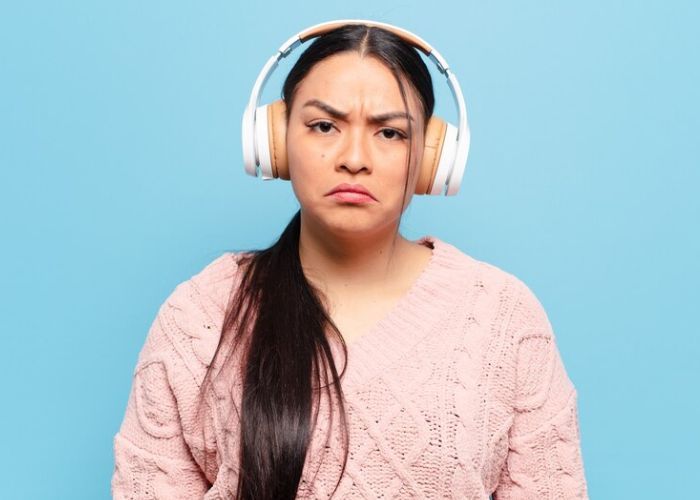 Dikenal Bikin Galau, Ternyata Mendengarkan Musik Sedih Bisa Berdampak Positif Pada Kesehatan Mental