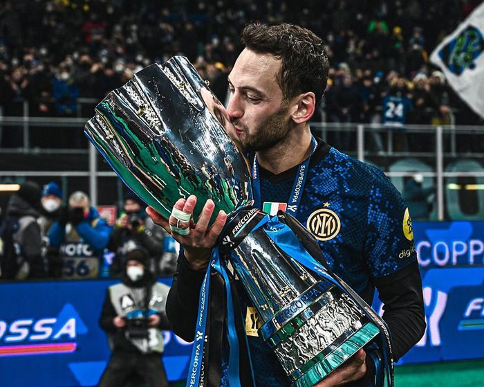 Presiden Inter Milan soal Masa Depan Hakan Calhanoglu, Pindah atau Bertahan?