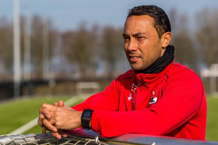 Dipecat dari Timnas Indonesia, Kini Denny Landzaat Selangkah Lagi Jadi Asisten Pelatih di Ajax