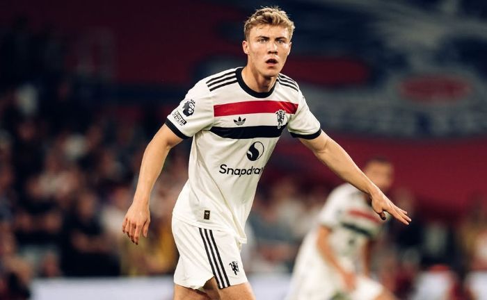 AC Milan Ingin Pinjam Rasmus Hojlund Setelah Manchester United Datangkan Benjamin Sesko