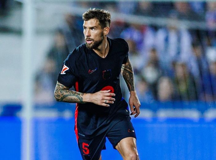 Inigo Martinez Putuskan Tinggalkan Barcelona, Al Nassr Jadi Tujuan Berikutnya?