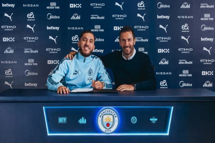 Rayan Cherki Resmi Jadi Pemain Anyar Manchester City, Bagaimana Nasib Claudio Echeverri?